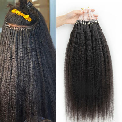 Des extensions de cheveux humains naturels noirs de 18 pouces.